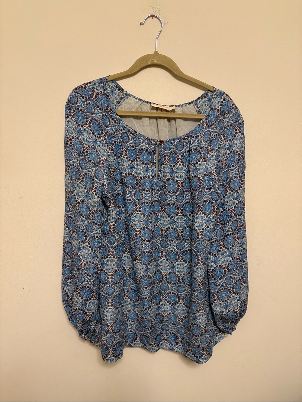 Tory Burch Blue Medallion Silk Blend Keyhole Blouse Sz 8 boho coastal grandma